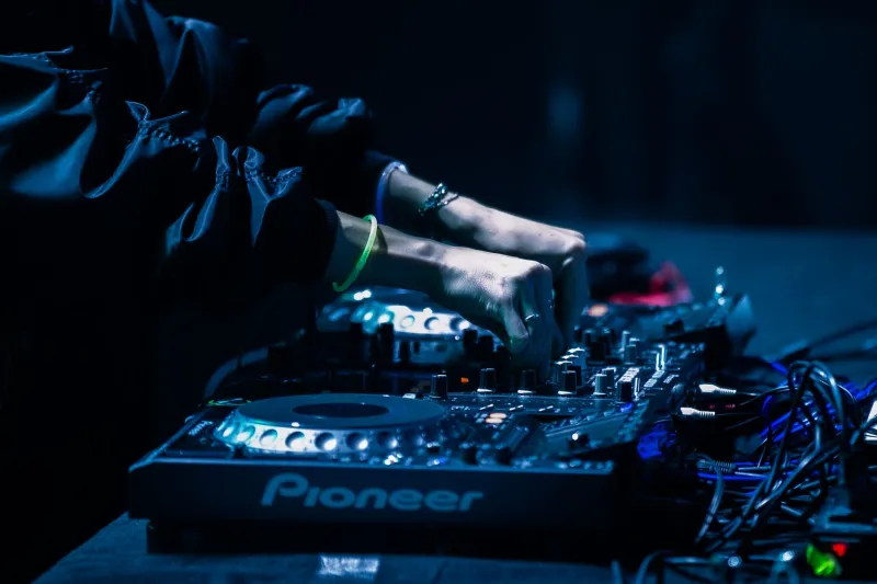 Something Old, Something 808: Inside the World of Southeast Asian American Wedding DJs